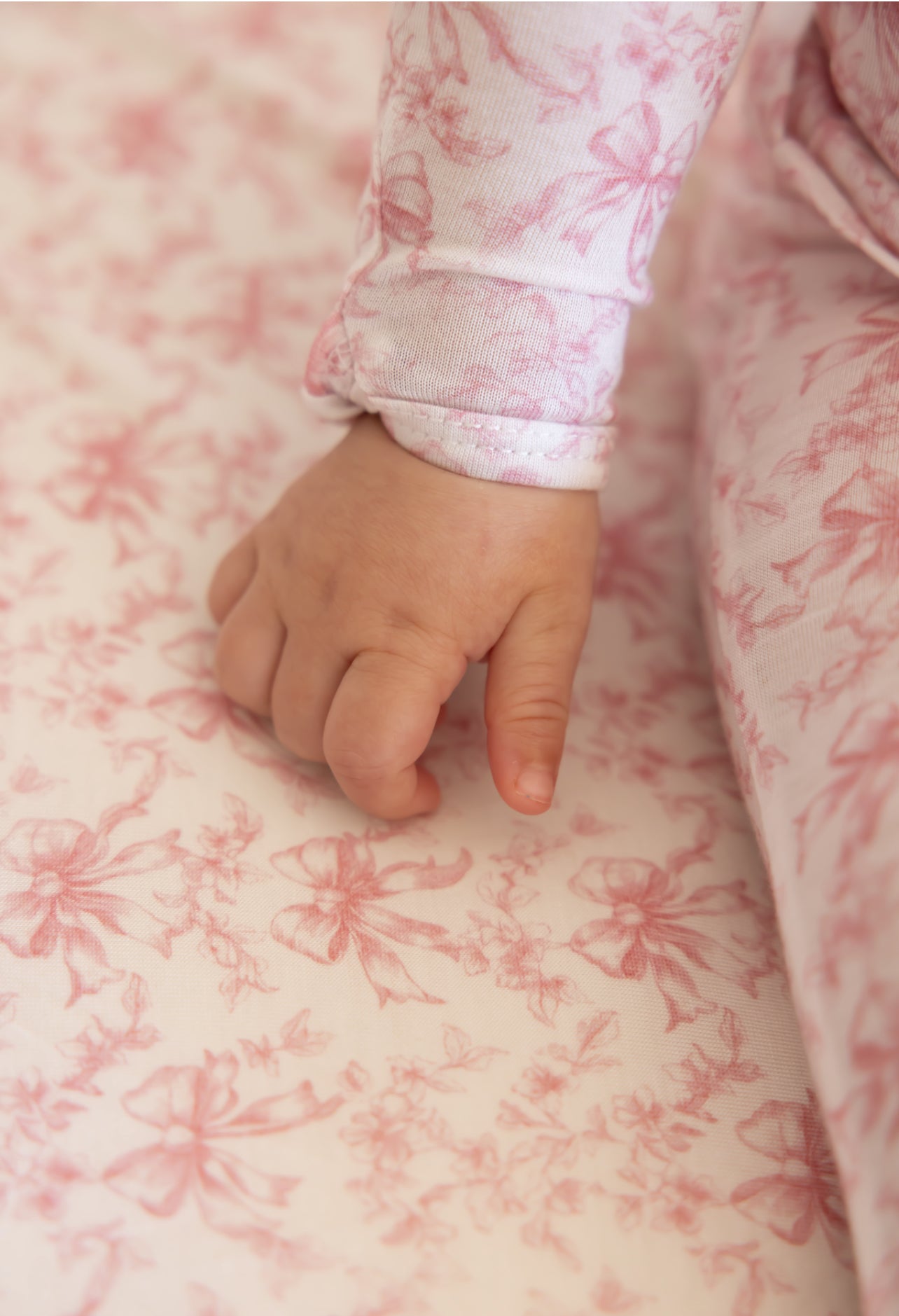 Bow + Fleur Snuggle Sheet